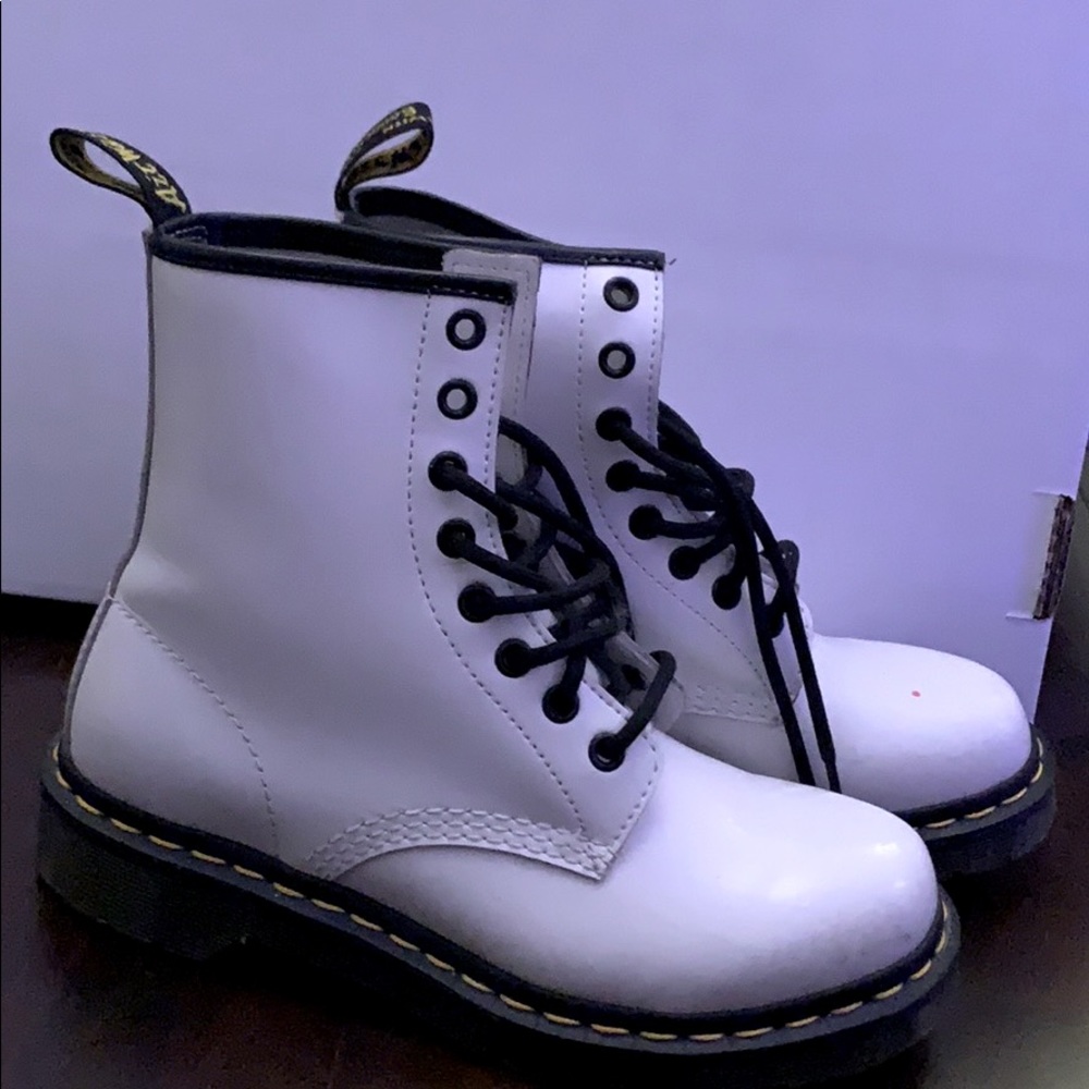 white doctor martin’s